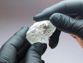 diamants-la-crise-rend-plus-urgente-la-bataille-africaine-pour-la-transformation-locale