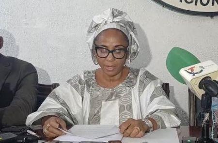 Carmem Isaura Lobo, présidente de la Commission nationale des élections (CNE), a annoncé mardi les résultats provisoires du référendum populaire