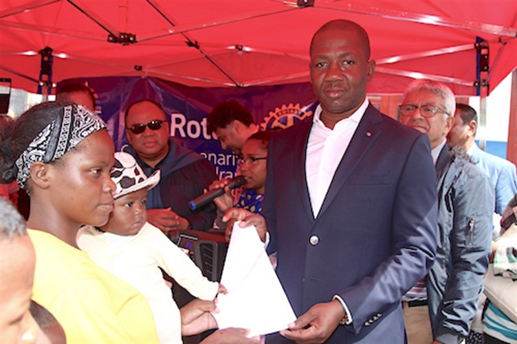 05762-in-1-Telecom--airtel_mada_rotary.JPG