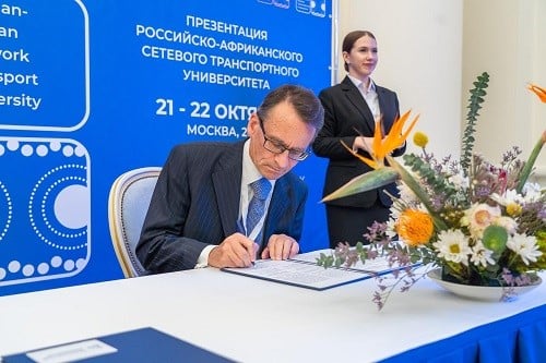 145785fr 1