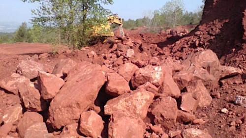 2 canyon resources bauxite a tres haute teneur sur le gisement de minim martap L