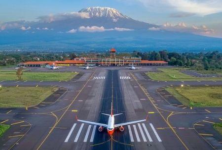 En Tanzanie, la hausse des liaisons aériennes internationales appuie l'essor du tourisme