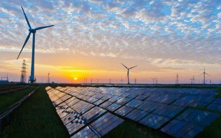 Renouvelables : après un record en 2025, le monde doit encore doubler la cadence d’ici 2030 (IRENA)