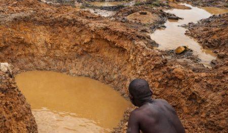 La Côte d’Ivoire durcit les sanctions contre l’orpaillage illégal