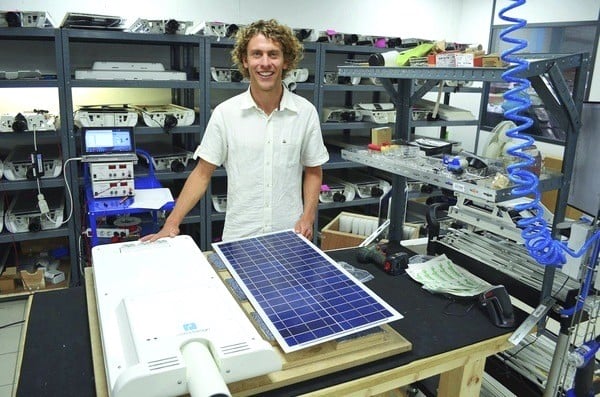 2Thomas Samuel lampadaires Sunna Design capables optimiser gestion stockage energie fonction meteo NICOLAS CESAR 0 730 397