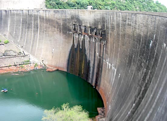5 Kariba Dam wall