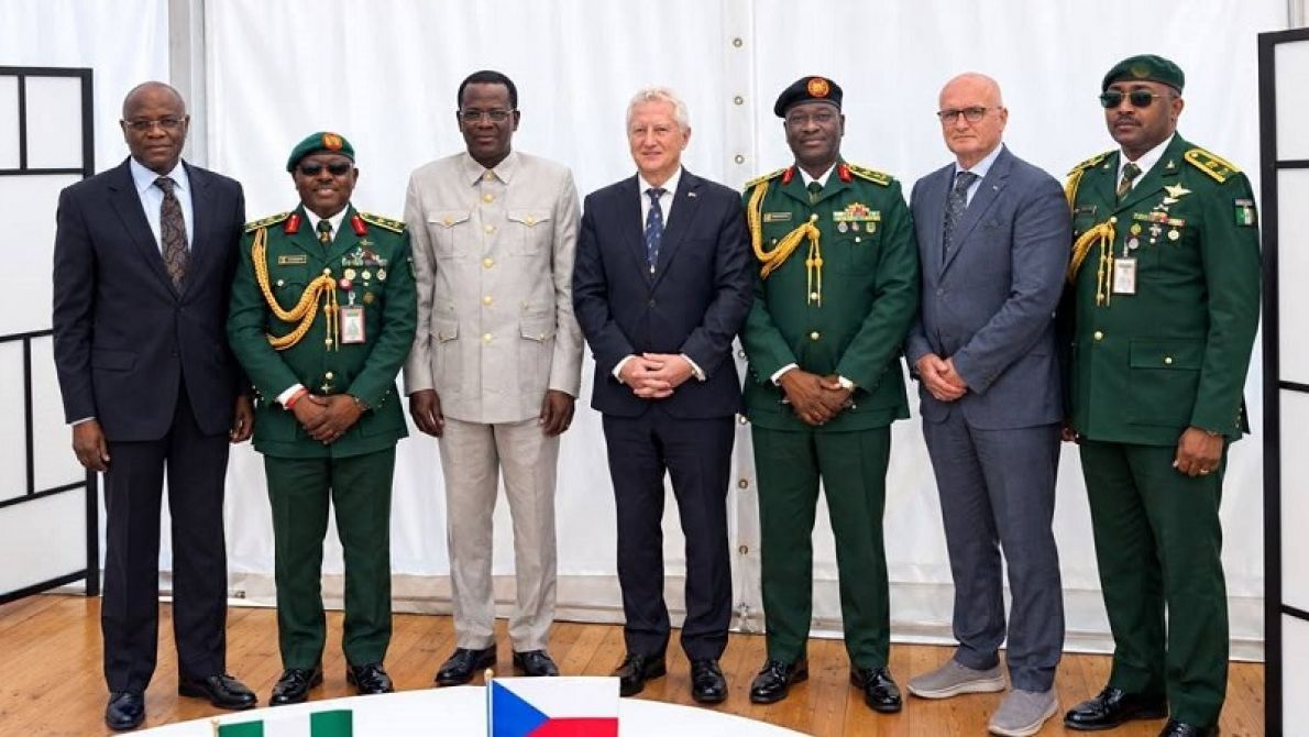 Abuja négocie avec Prague pour produire localement des munitions