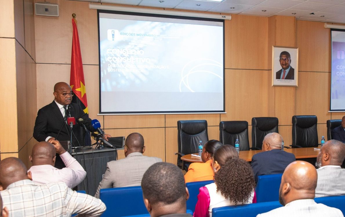 Angola : le ministre des T&eacute;l&eacute;coms plaide pour la formation des journalistes au num&eacute;rique